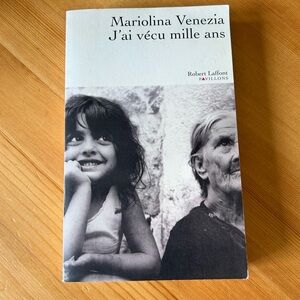 Free with purchase: J’ai vécu mille ans by Mariolina Venezia